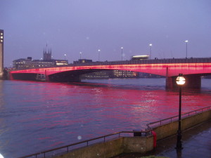 1024px-London_Bridge_Illuminated